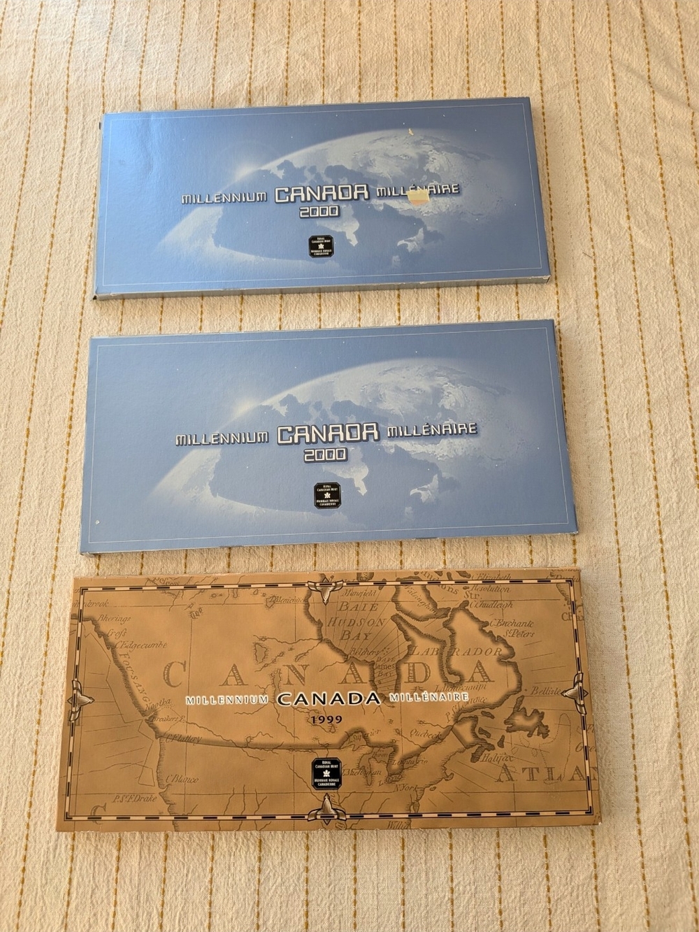 Millennium Canada Decorative Wall Plaque Set in Blue and Brown